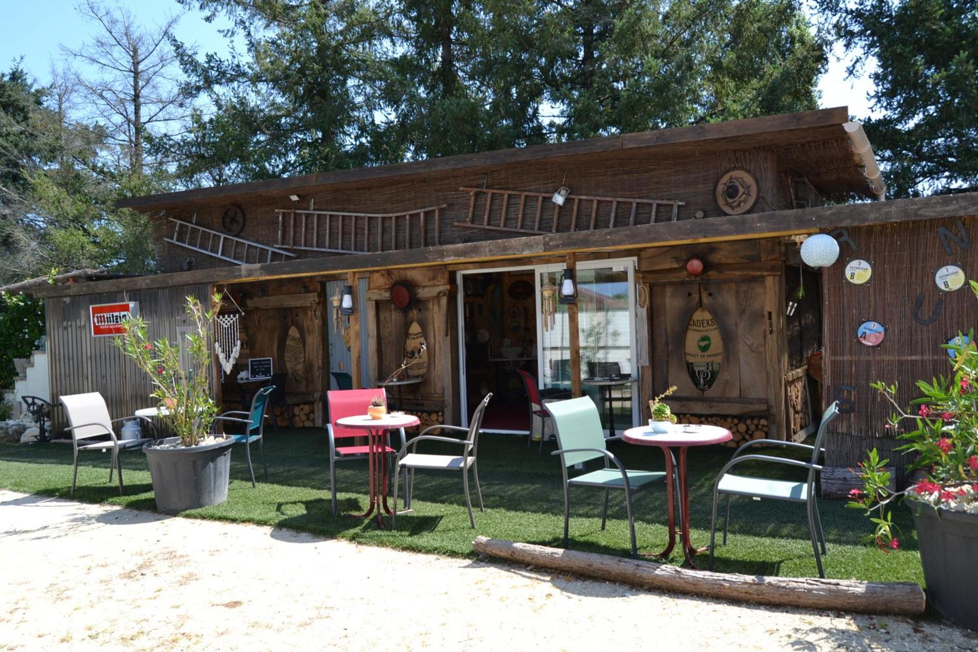 Le Gite De La Lombriere Saint-Denis-de-Pile Zewnętrze zdjęcie